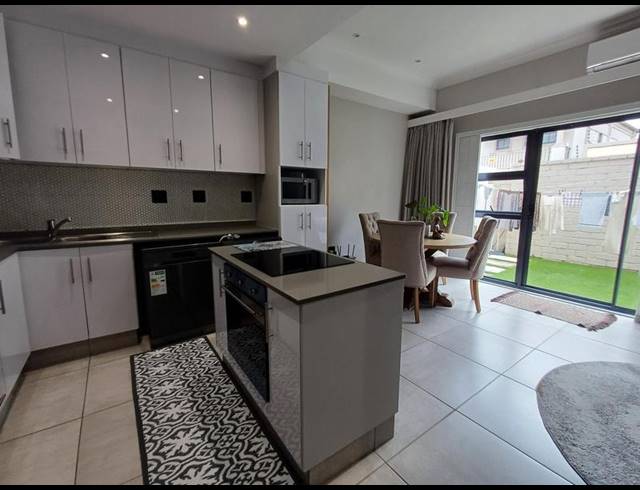 4 BEDROOM APARTMENT FOR SALE IN MORNINGSIDE